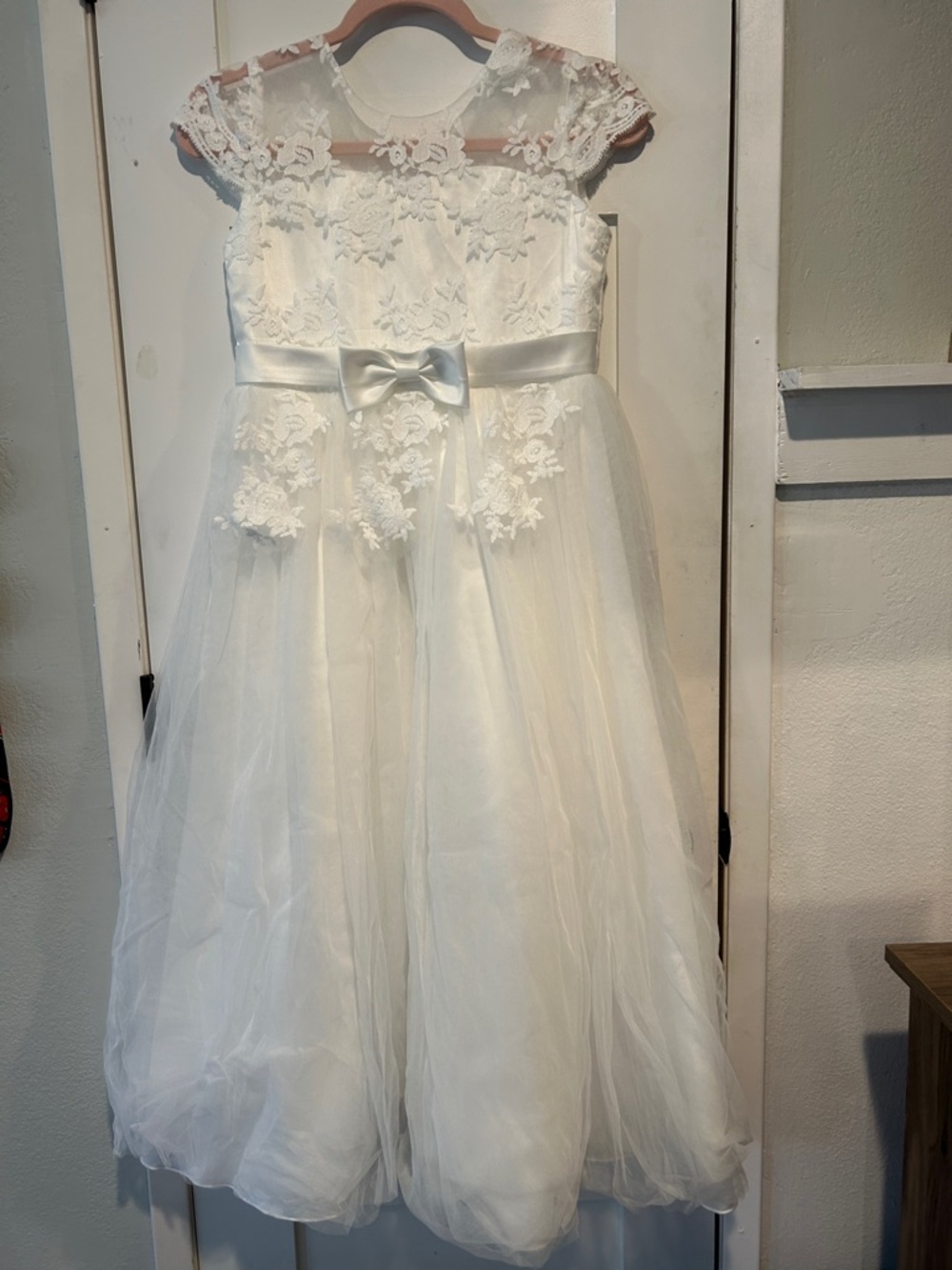Ivory Lace & Tulle Girls' Formal Dress with Satin Bow